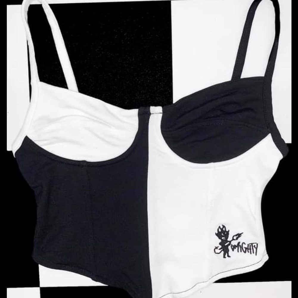 OMIGHTY black and white corset style top